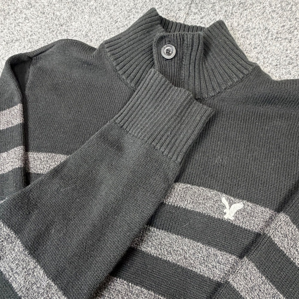 American Eagle Mens Size Large Slim Fit Mock Neck Striped Button Sweater Black